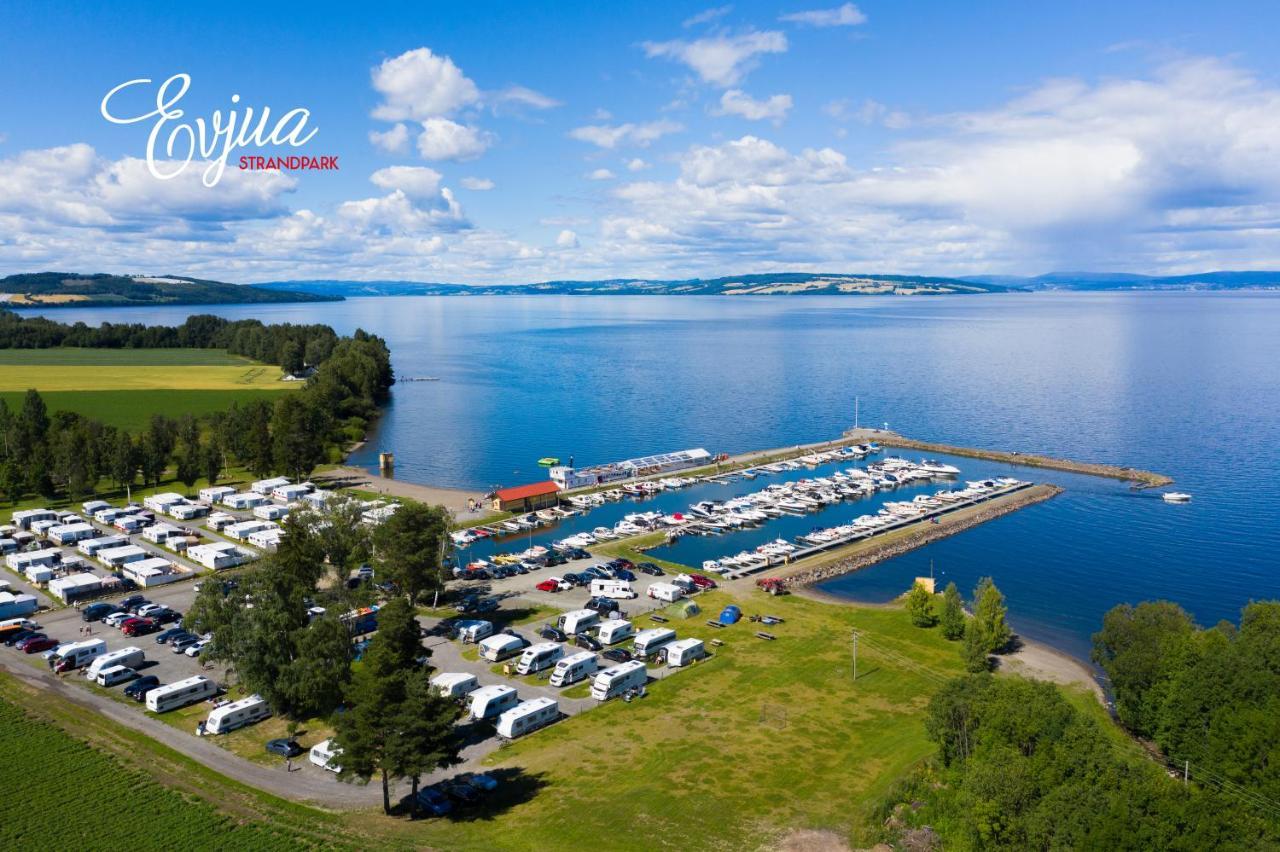 ホテル Idylliske Evjua Ved Mjosa Skreia エクステリア 写真